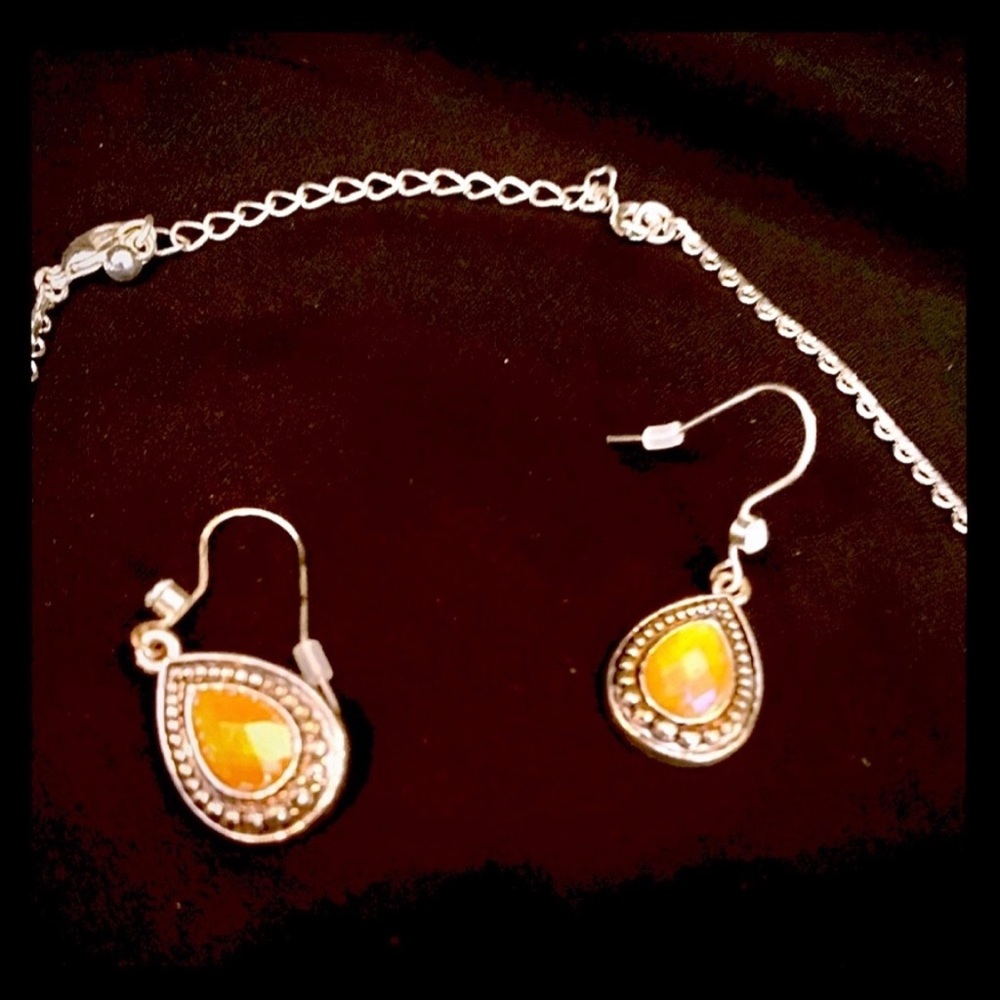 Silver necklace with matching earrings Earth tone